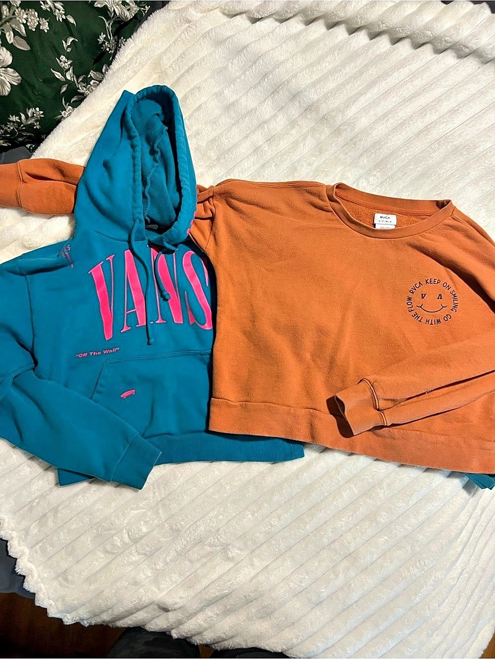 Vans Hoodie XS & RVCA Sweatshirt S | 2-Piece Lot